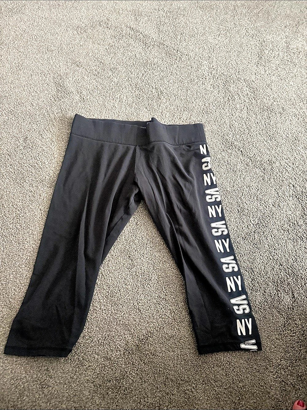 Victoria's Secret VSX Sport Knockout Crop Leggings Black & White Leggings Size